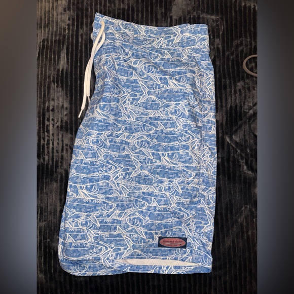 Men’s Vineyard Vines bathing suit - Picture 2 of 4